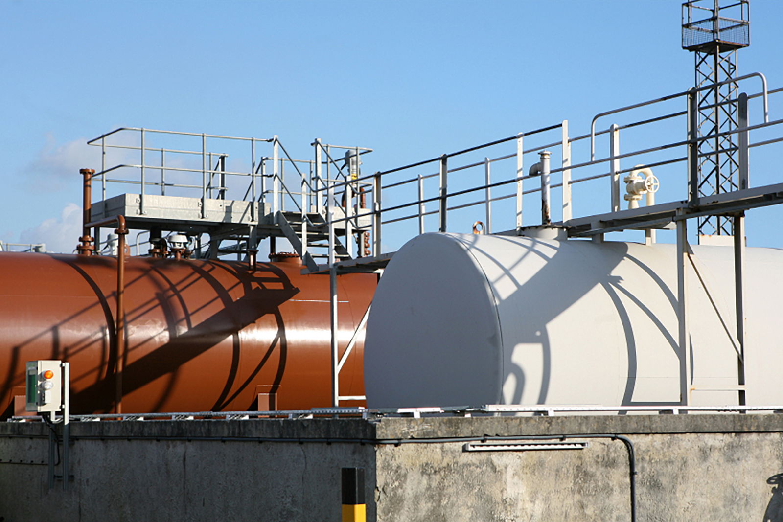 Concrete bund lining