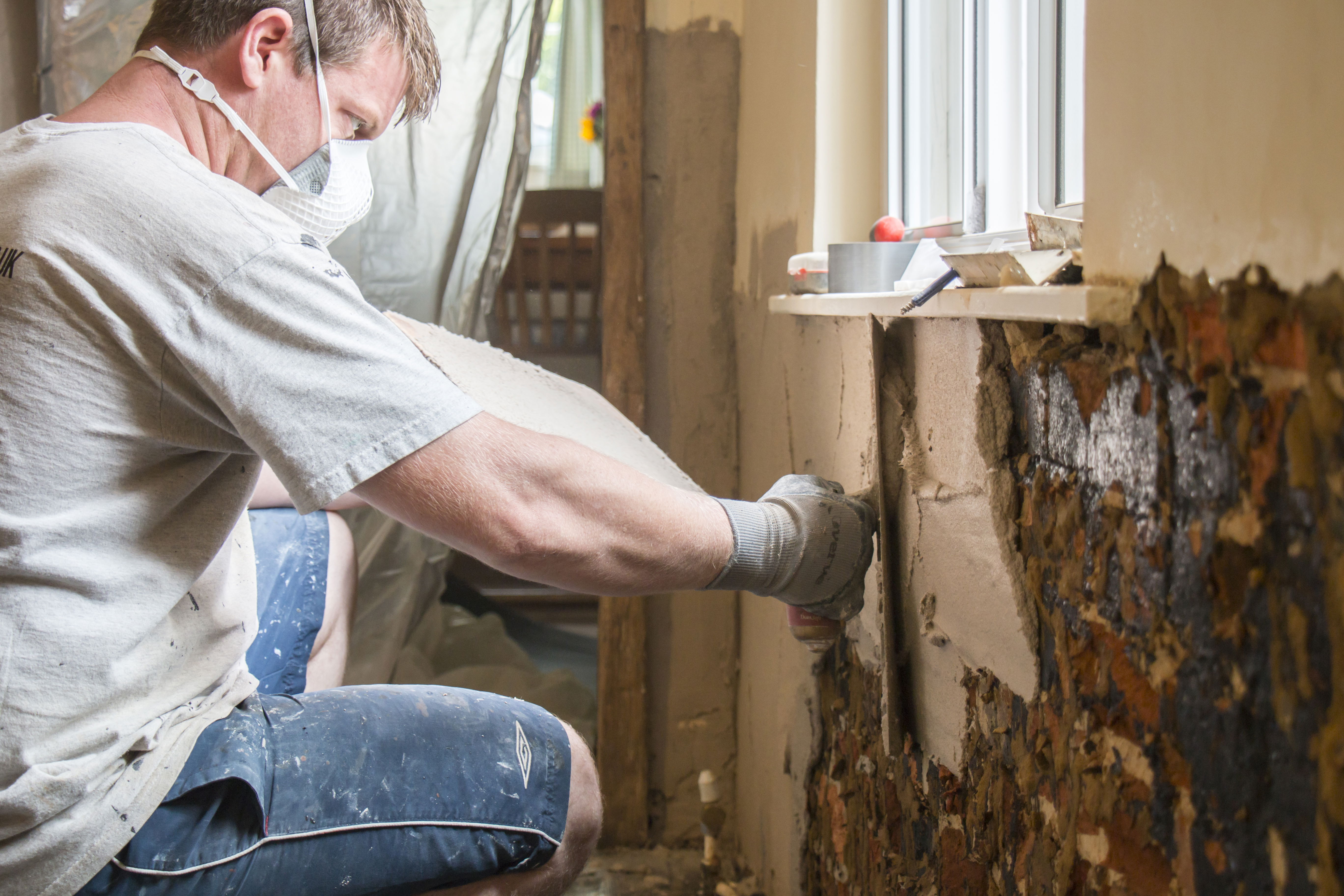 Dryzone Damp-Resistant Plaster Step 3