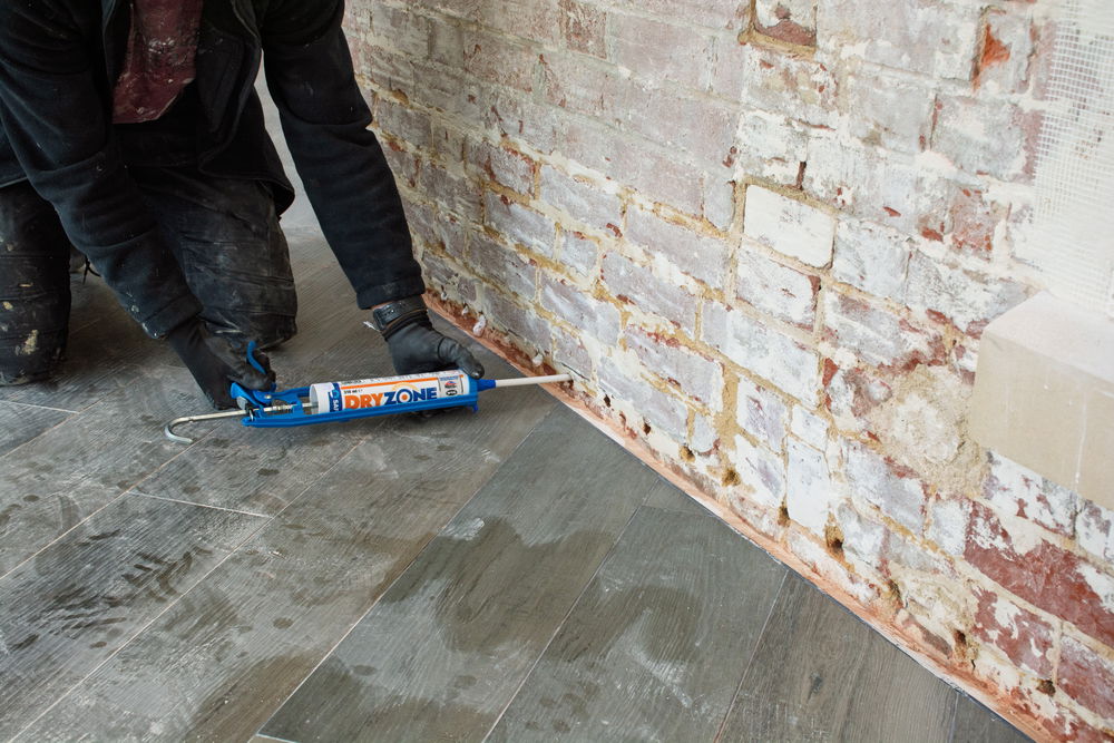 Injecting Dryzone DPC Cream