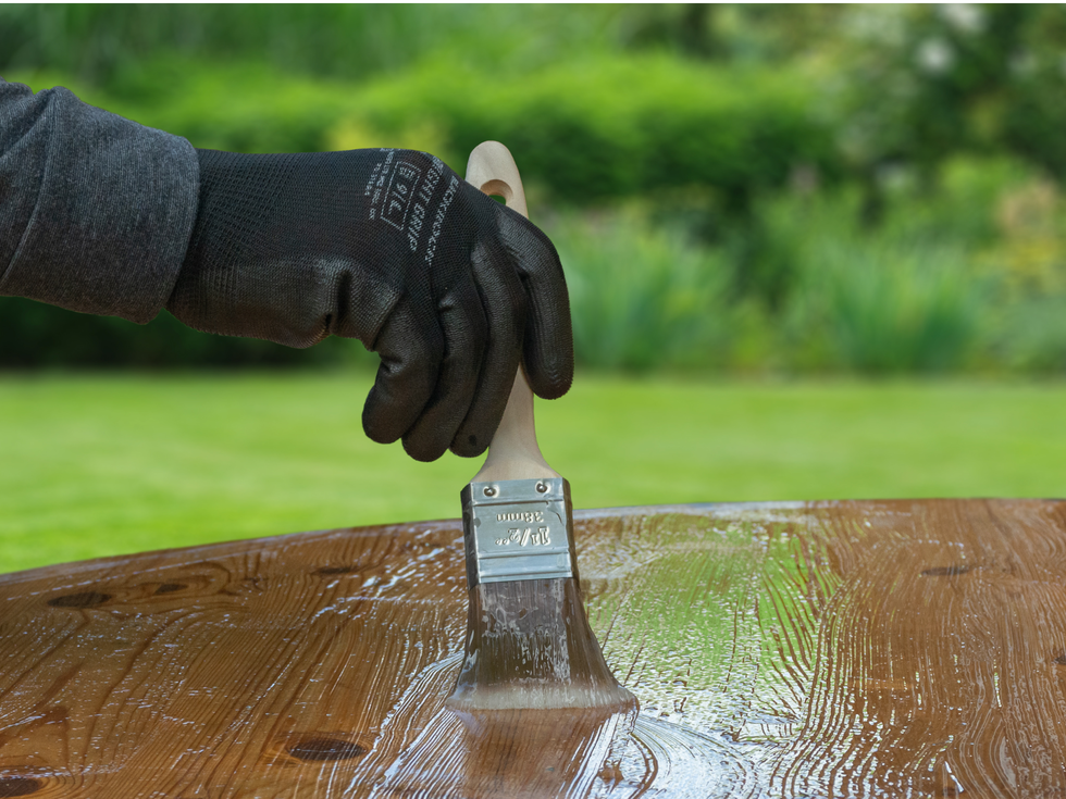 Roxil Wood Scrub Gel is made from oxalic acid and is fully biodegradable.