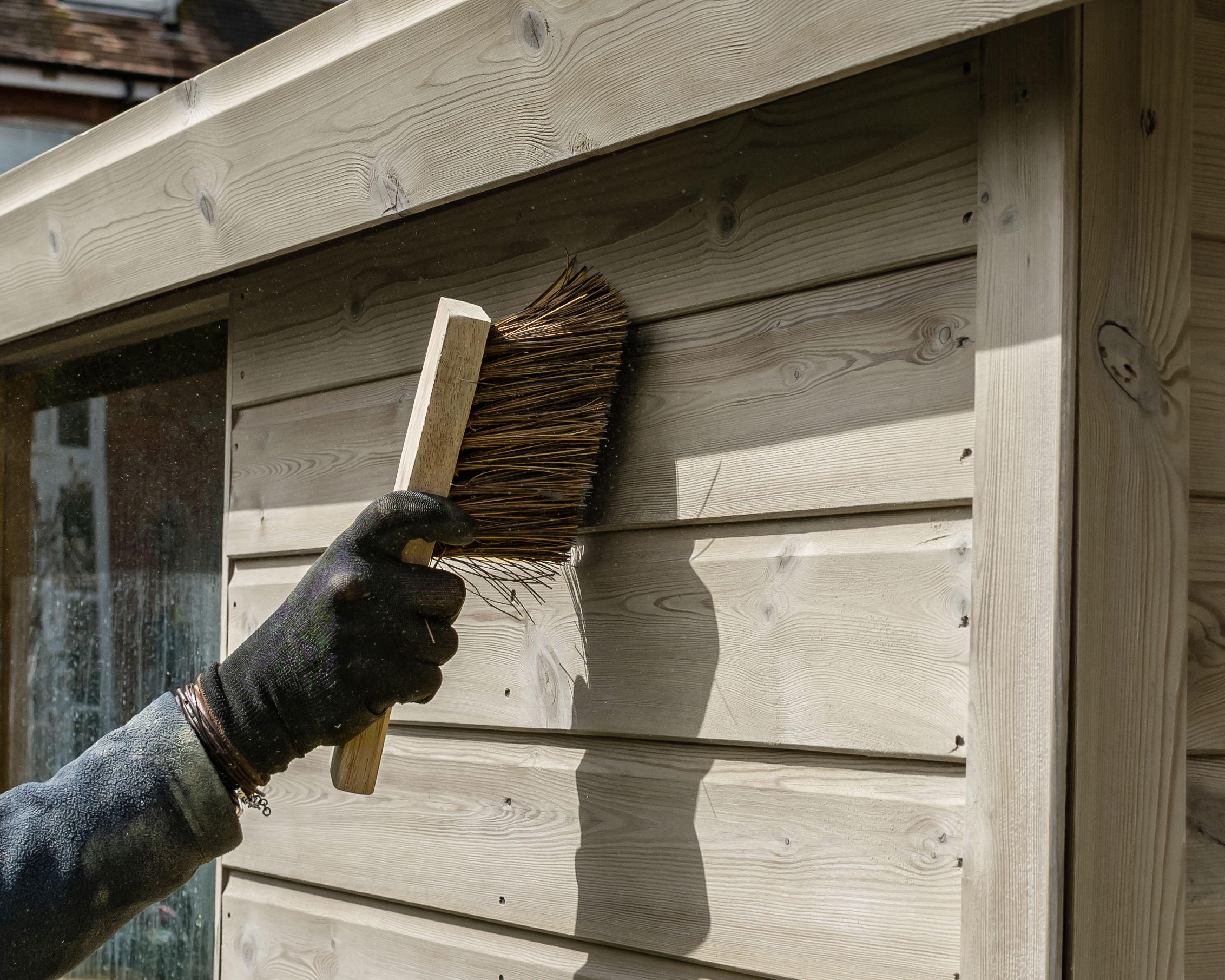 01 Roxil 100 Brushing Down 5x4