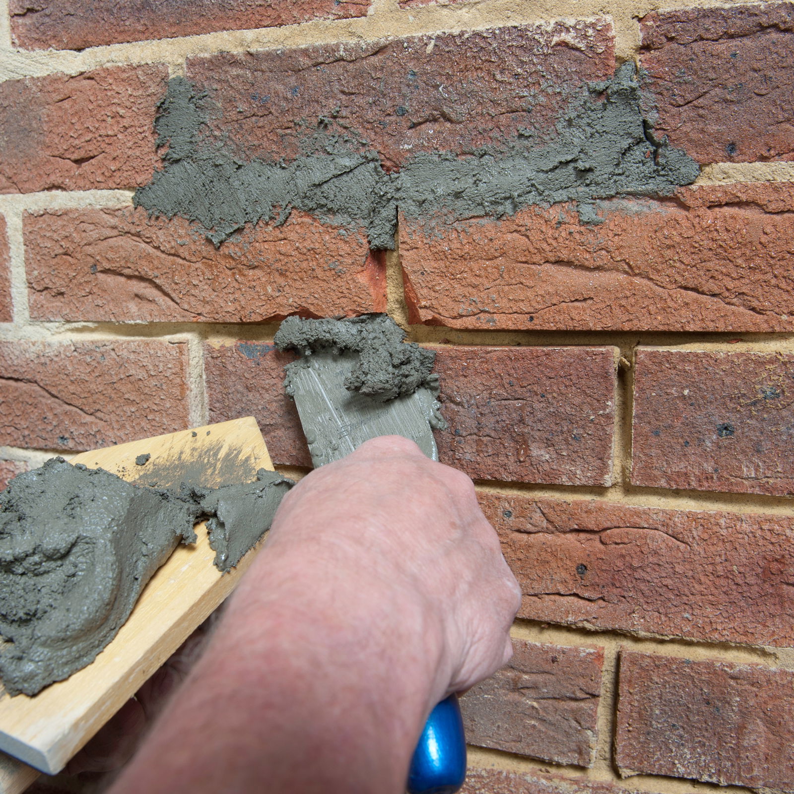 Step 1 Vandex BB75 - repoint defects unimortar 1